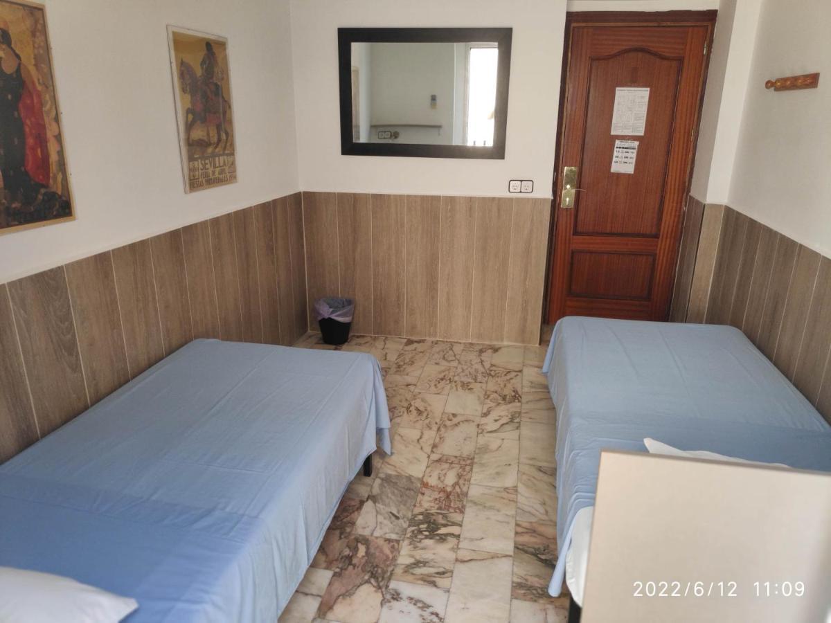Zweibettzimmer mit Gemeinschaftsbad